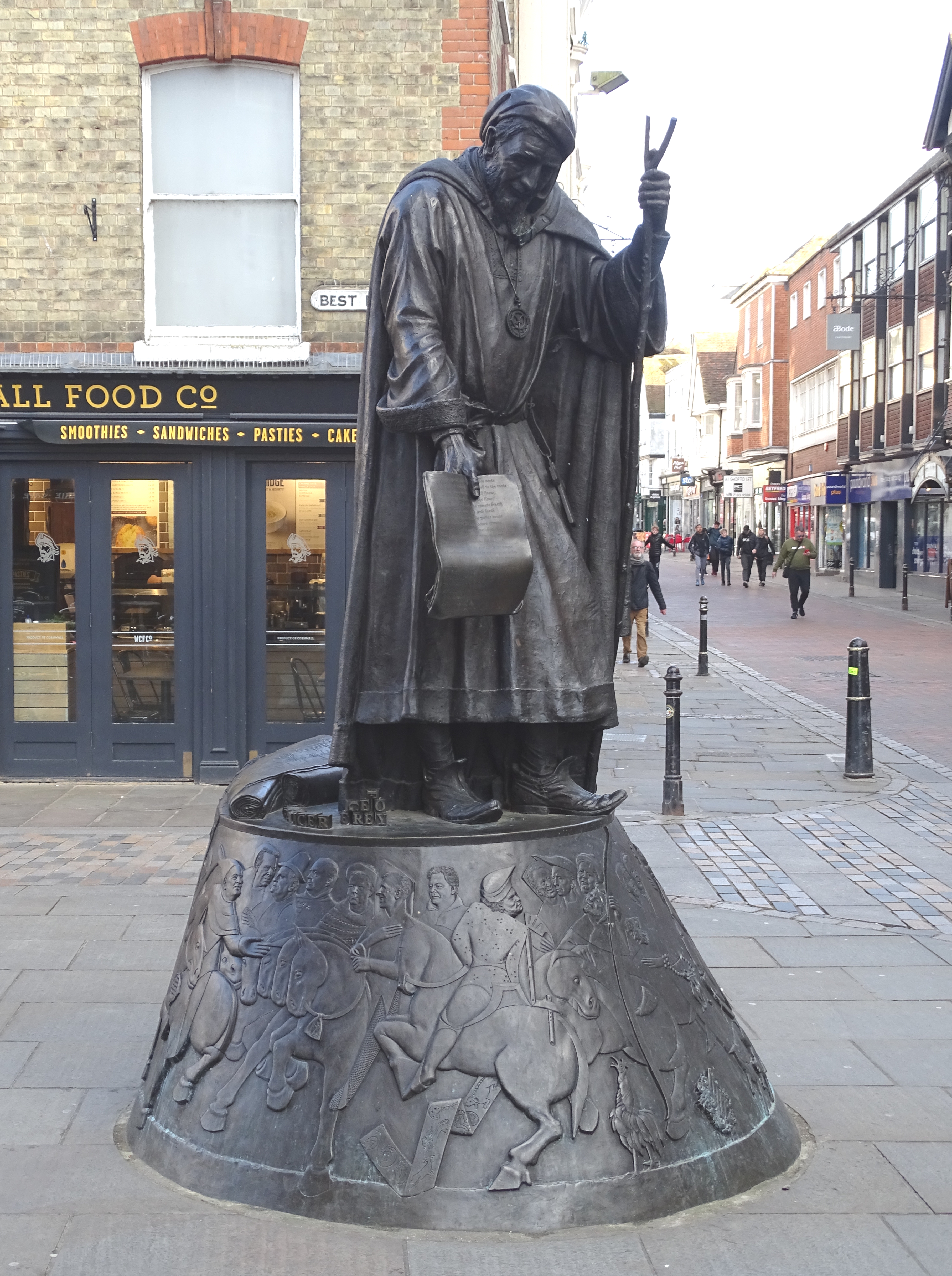 statue